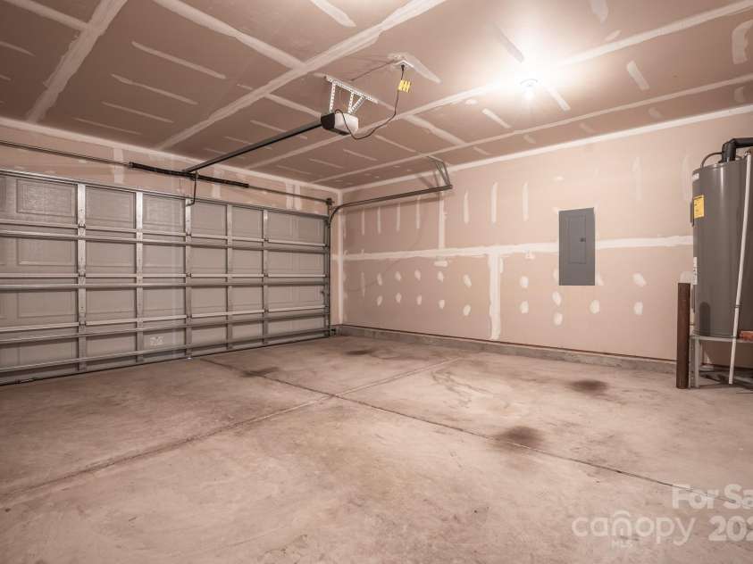 1430 Eastway Drive, Dallas, NC 28034.  MLS# CAR4245030, YatesRealty ID 7974. 