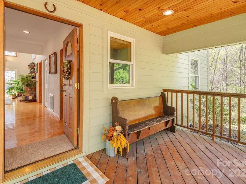 279 Red Oak Lane, Marshall, NC 28753.  MLS# CAR4247763, YatesRealty ID 7975. 