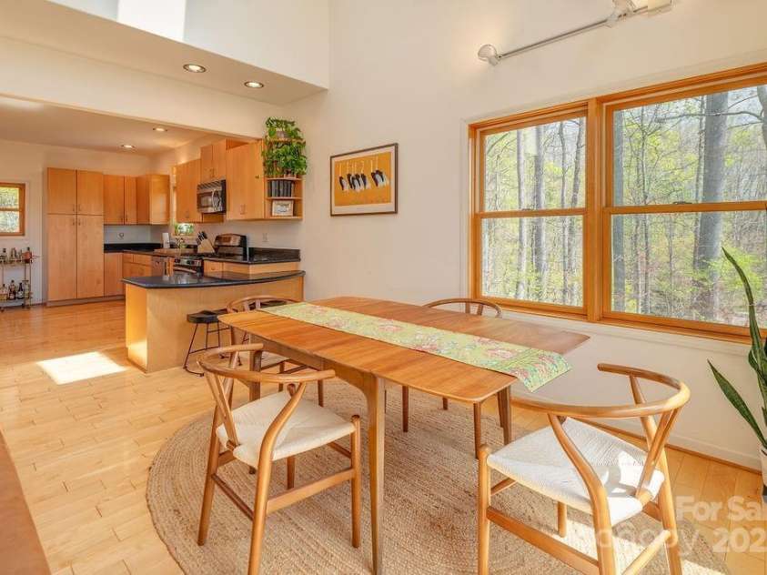 279 Red Oak Lane, Marshall, NC 28753.  MLS# CAR4247763, YatesRealty ID 7975. 