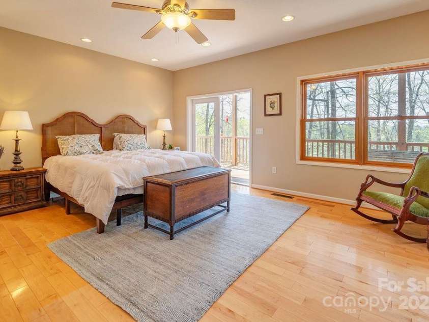 279 Red Oak Lane, Marshall, NC 28753.  MLS# CAR4247763, YatesRealty ID 7975. 