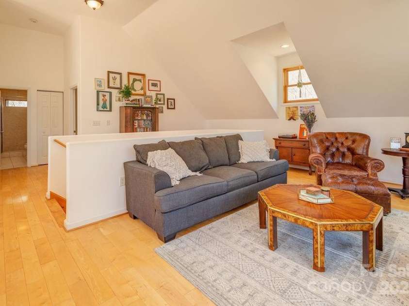 279 Red Oak Lane, Marshall, NC 28753.  MLS# CAR4247763, YatesRealty ID 7975. 