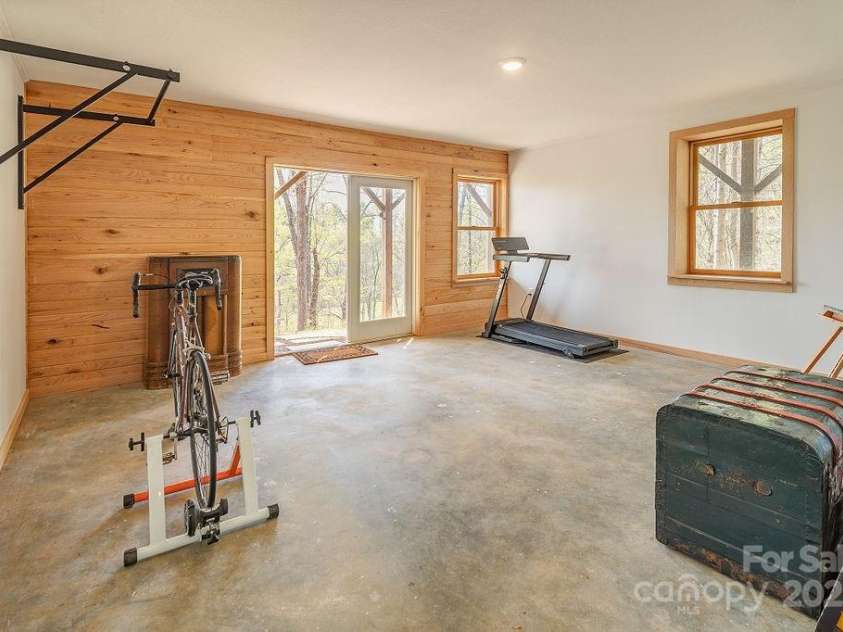 279 Red Oak Lane, Marshall, NC 28753.  MLS# CAR4247763, YatesRealty ID 7975. 