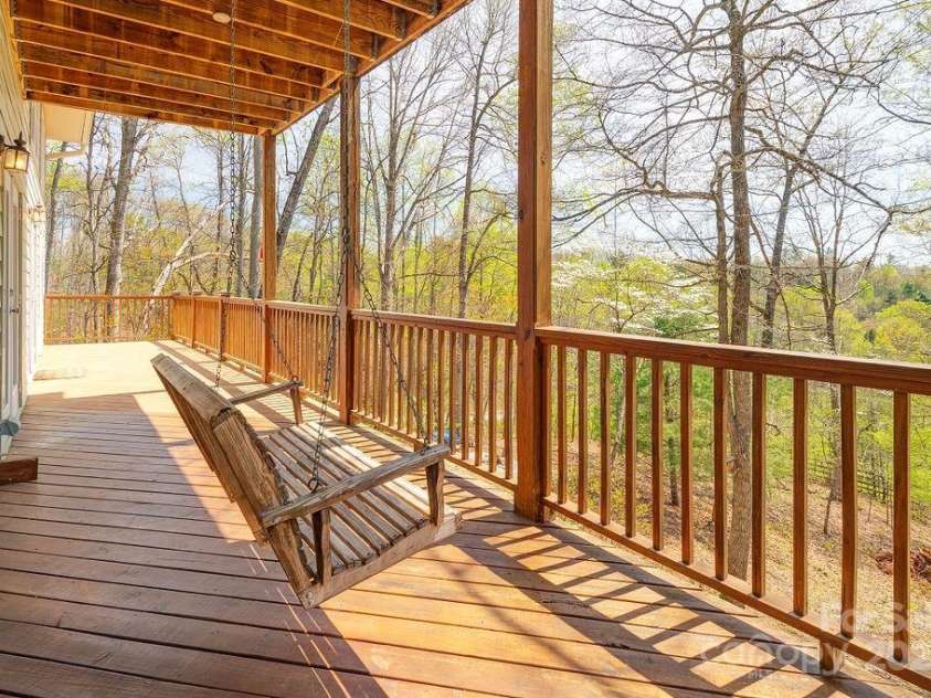 279 Red Oak Lane, Marshall, NC 28753.  MLS# CAR4247763, YatesRealty ID 7975. 