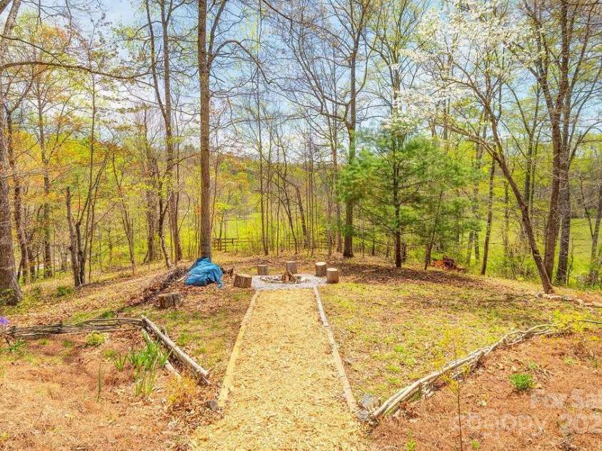 279 Red Oak Lane, Marshall, NC 28753.  MLS# CAR4247763, YatesRealty ID 7975. 