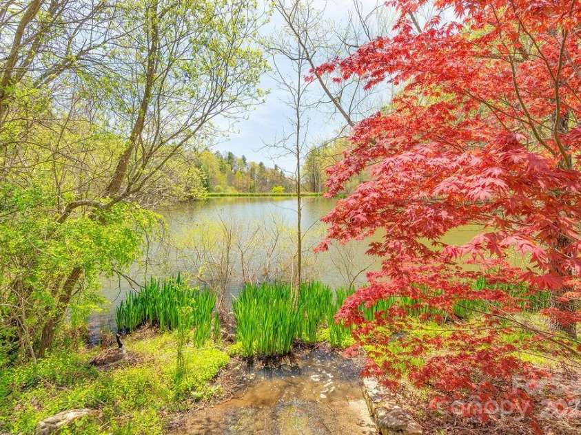 279 Red Oak Lane, Marshall, NC 28753.  MLS# CAR4247763, YatesRealty ID 7975. 