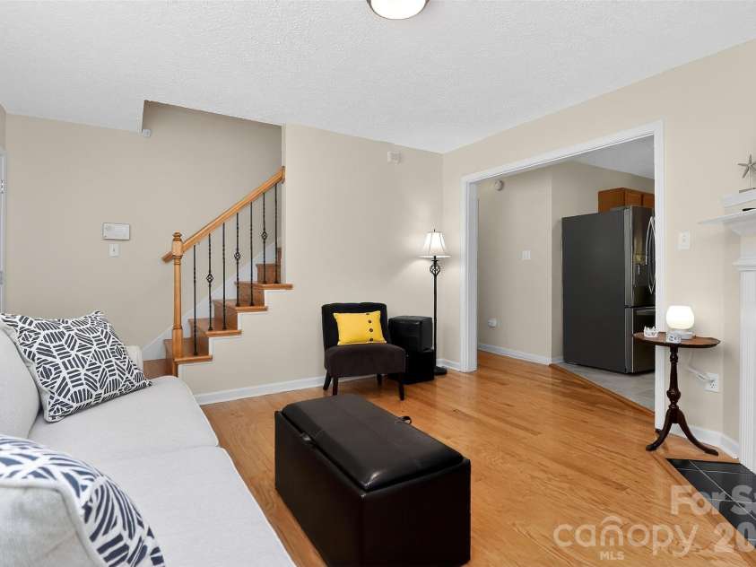 612 Flowe Drive, Charlotte, NC 28213.  MLS# CAR4362825, YatesRealty ID 7975. 
