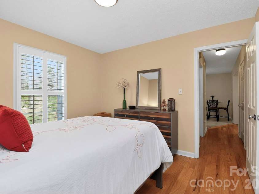 612 Flowe Drive, Charlotte, NC 28213.  MLS# CAR4362825, YatesRealty ID 7975. 