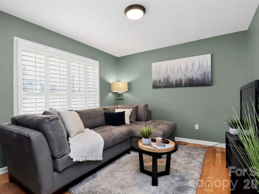 612 Flowe Drive, Charlotte, NC 28213.  MLS# CAR4362825, YatesRealty ID 7975. 