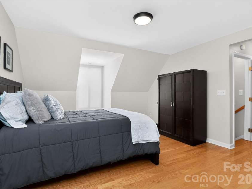 612 Flowe Drive, Charlotte, NC 28213.  MLS# CAR4362825, YatesRealty ID 7975. 