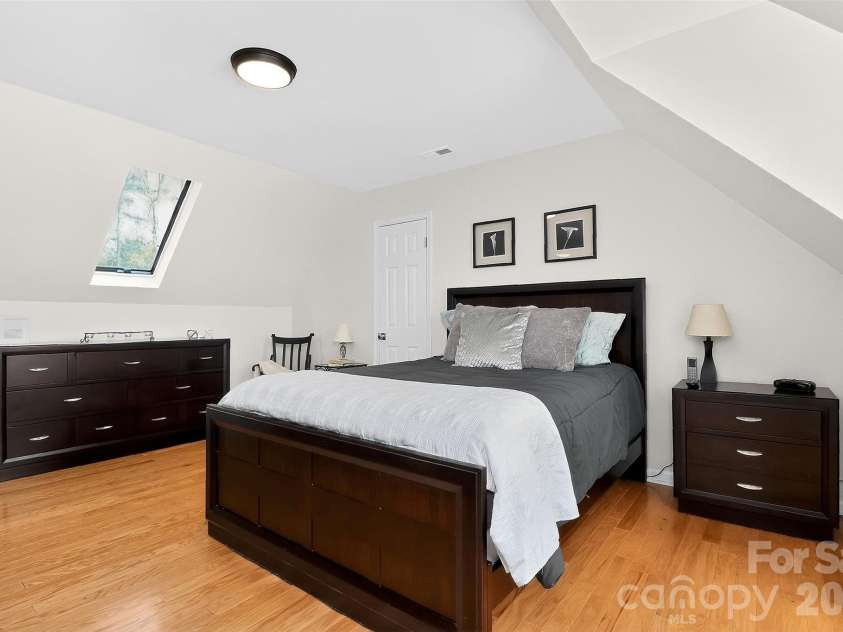 612 Flowe Drive, Charlotte, NC 28213.  MLS# CAR4362825, YatesRealty ID 7975. 