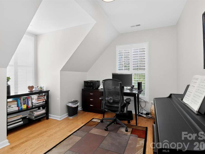 612 Flowe Drive, Charlotte, NC 28213.  MLS# CAR4362825, YatesRealty ID 7975. 