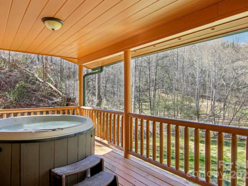 33 Shepherds Creek Road, Bryson City, NC 28713.  MLS# CAR4251210, YatesRealty ID 7977. 