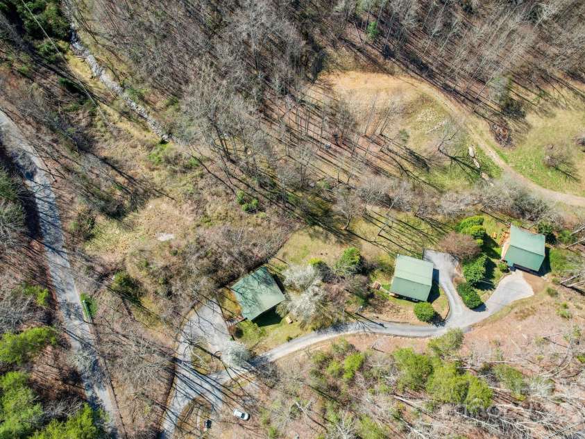 33 Shepherds Creek Road, Bryson City, NC 28713.  MLS# CAR4251210, YatesRealty ID 7977. 