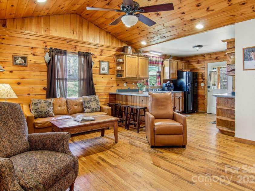 33 Shepherds Creek Road, Bryson City, NC 28713.  MLS# CAR4251210, YatesRealty ID 7977. 