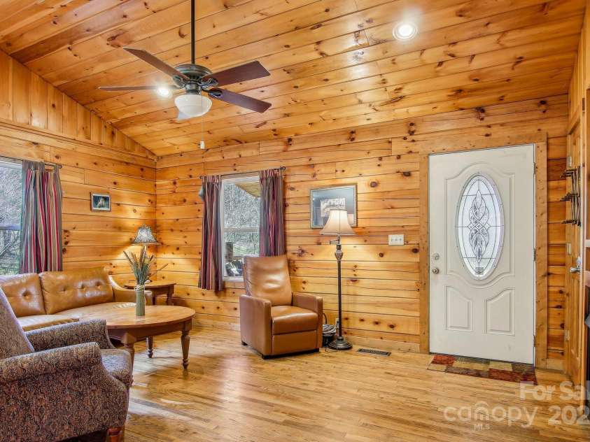 33 Shepherds Creek Road, Bryson City, NC 28713.  MLS# CAR4251210, YatesRealty ID 7977. 