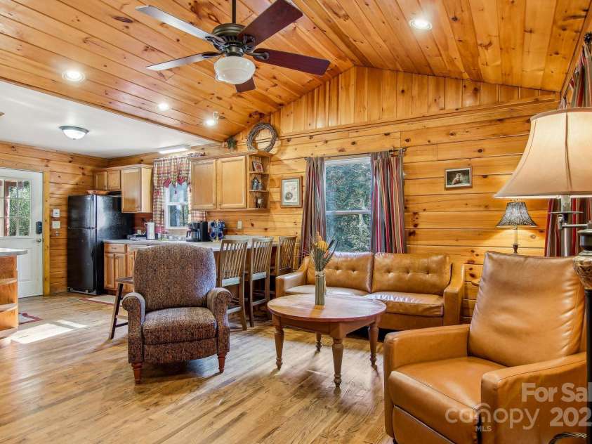 33 Shepherds Creek Road, Bryson City, NC 28713.  MLS# CAR4251210, YatesRealty ID 7977. 