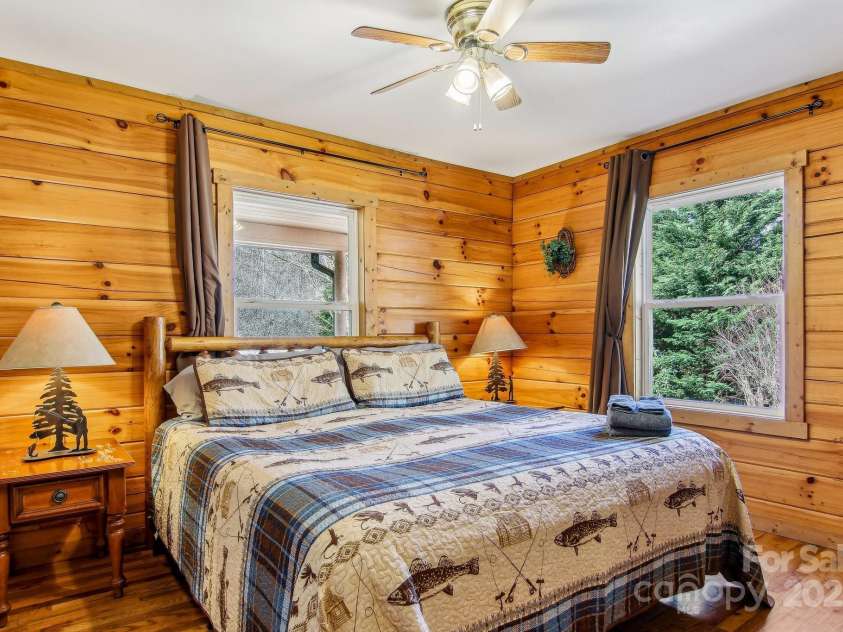 33 Shepherds Creek Road, Bryson City, NC 28713.  MLS# CAR4251210, YatesRealty ID 7977. 