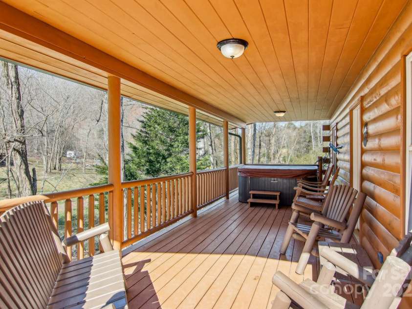 33 Shepherds Creek Road, Bryson City, NC 28713.  MLS# CAR4251210, YatesRealty ID 7977. 