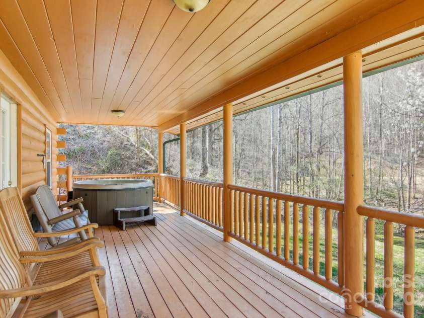 33 Shepherds Creek Road, Bryson City, NC 28713.  MLS# CAR4251210, YatesRealty ID 7977. 