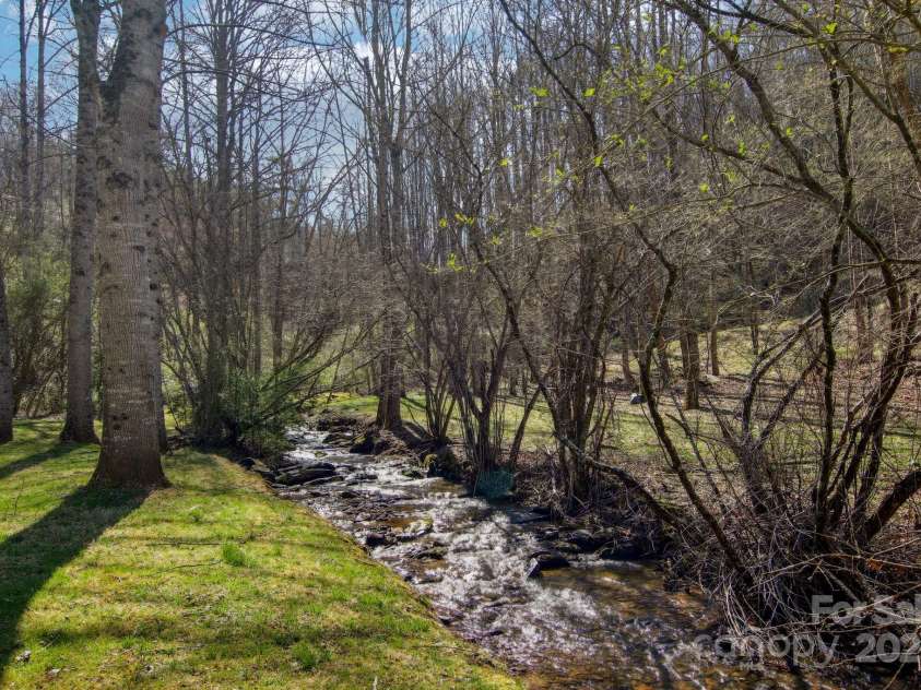 33 Shepherds Creek Road, Bryson City, NC 28713.  MLS# CAR4251210, YatesRealty ID 7977. 