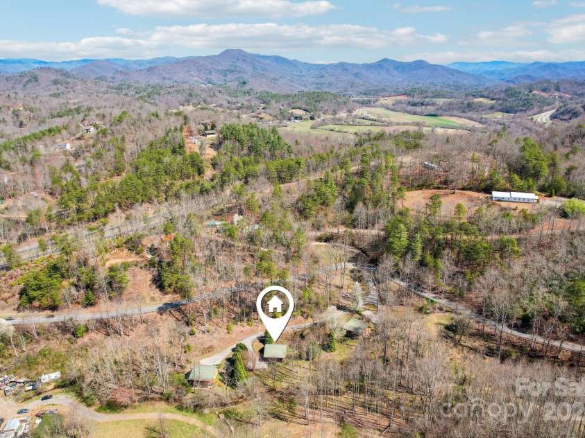 33 Shepherds Creek Road, Bryson City, NC 28713.  MLS# CAR4251210, YatesRealty ID 7977. 