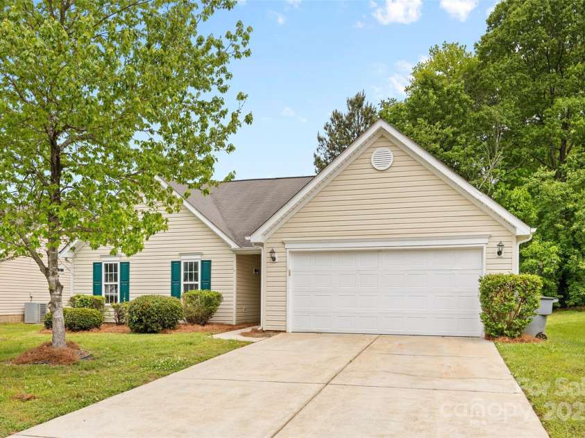11616 Placer Maple Lane, Charlotte, NC 28269.  MLS# CAR4250114, YatesRealty ID 7979. 