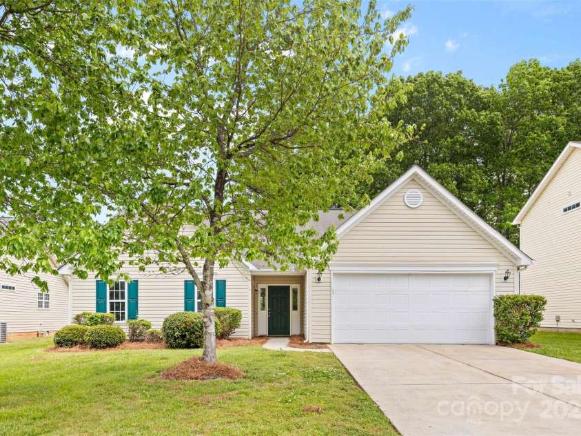 11616 Placer Maple Lane, Charlotte, NC 28269.  MLS# CAR4250114, YatesRealty ID 7979. 