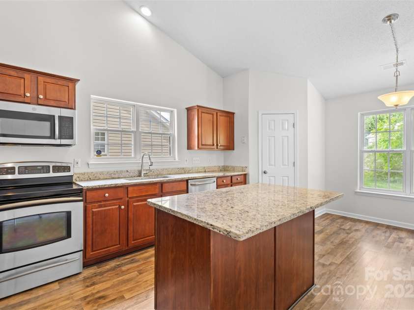 11616 Placer Maple Lane, Charlotte, NC 28269.  MLS# CAR4250114, YatesRealty ID 7979. 