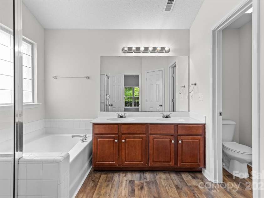 11616 Placer Maple Lane, Charlotte, NC 28269.  MLS# CAR4250114, YatesRealty ID 7979. 