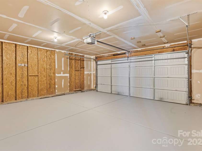 11616 Placer Maple Lane, Charlotte, NC 28269.  MLS# CAR4250114, YatesRealty ID 7979. 