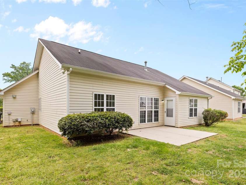 11616 Placer Maple Lane, Charlotte, NC 28269.  MLS# CAR4250114, YatesRealty ID 7979. 