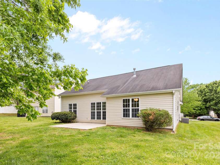 11616 Placer Maple Lane, Charlotte, NC 28269.  MLS# CAR4250114, YatesRealty ID 7979. 
