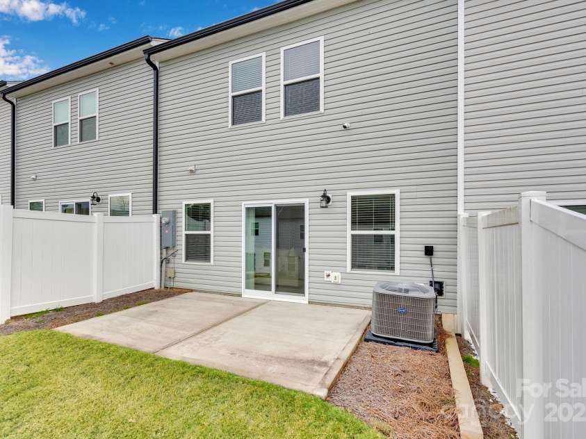 11012 Pagebrook Lane, Charlotte, NC 28214.  MLS# CAR4328081, YatesRealty ID 798. 