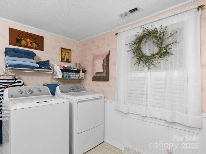 229 Crabtree Mountain Road, Canton, NC 28716.  MLS# CAR4264280, YatesRealty ID 798. 