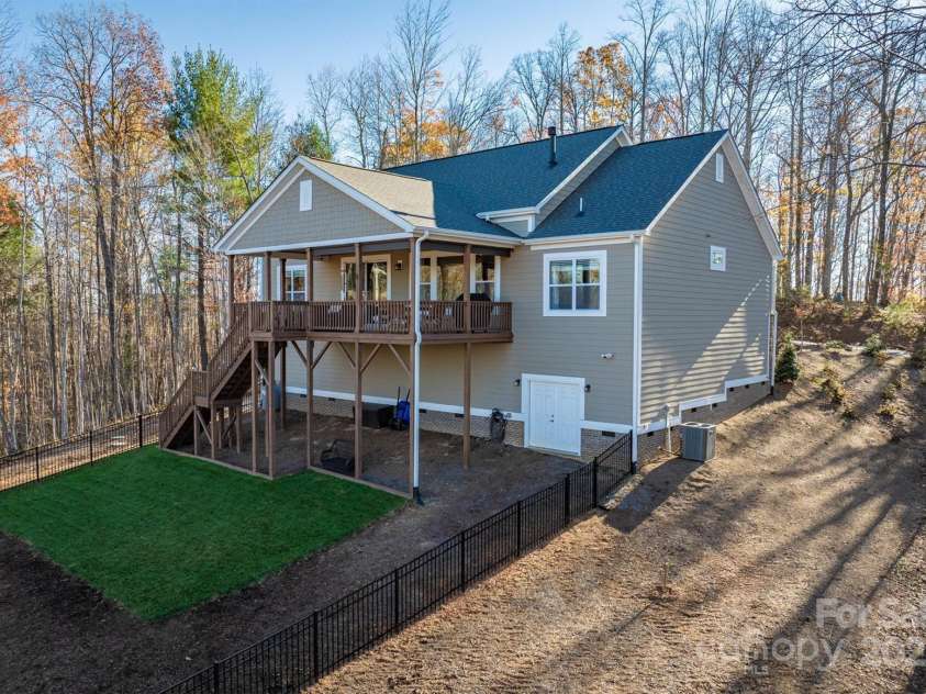 1021 Pleasant Ridge Trail, Lenoir, NC 28645.  MLS# CAR4204018, YatesRealty ID 7980. 