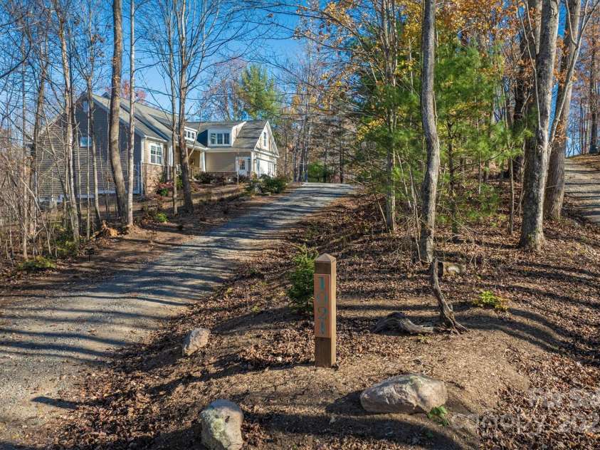 1021 Pleasant Ridge Trail, Lenoir, NC 28645.  MLS# CAR4204018, YatesRealty ID 7980. 