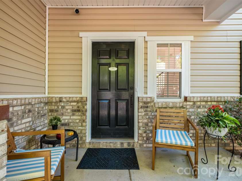9213 Seamill Road, Charlotte, NC 28278.  MLS# CAR4304256, YatesRealty ID 7983. 