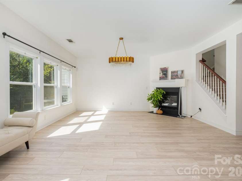9213 Seamill Road, Charlotte, NC 28278.  MLS# CAR4304256, YatesRealty ID 7983. 