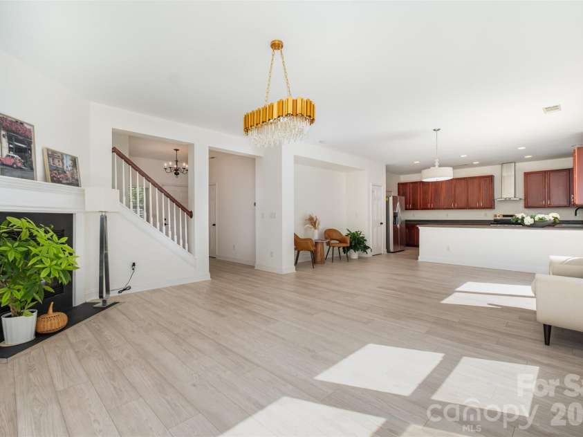 9213 Seamill Road, Charlotte, NC 28278.  MLS# CAR4304256, YatesRealty ID 7983. 