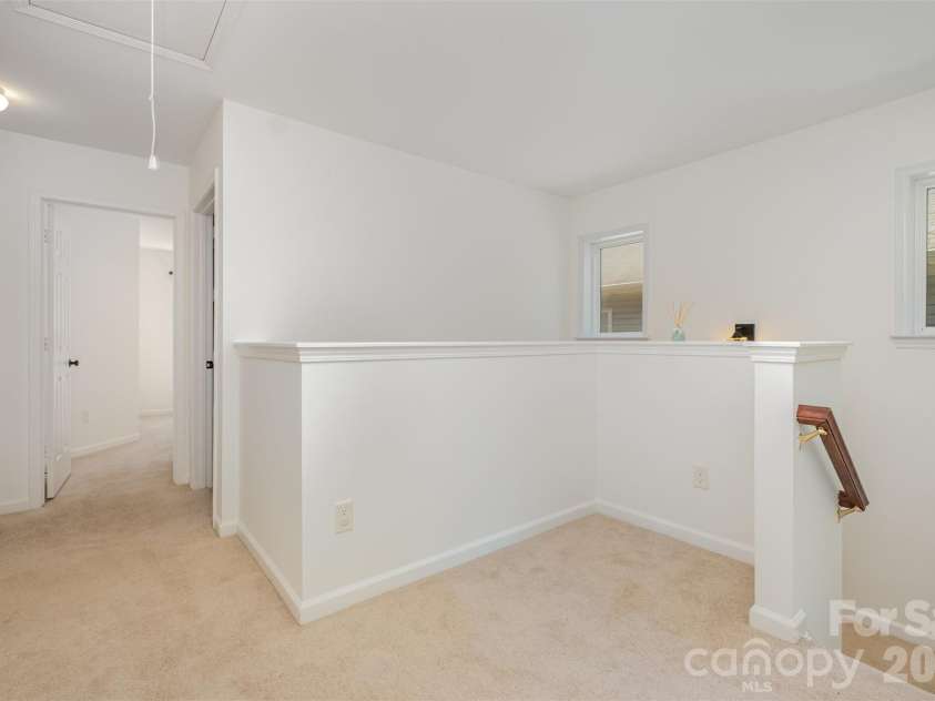 9213 Seamill Road, Charlotte, NC 28278.  MLS# CAR4304256, YatesRealty ID 7983. 