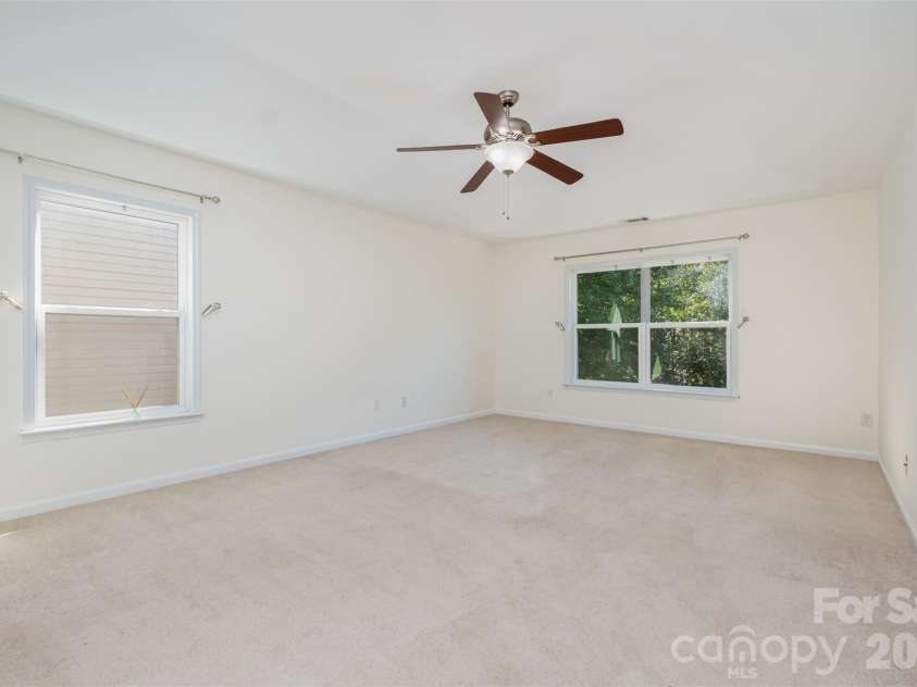 9213 Seamill Road, Charlotte, NC 28278.  MLS# CAR4304256, YatesRealty ID 7983. 
