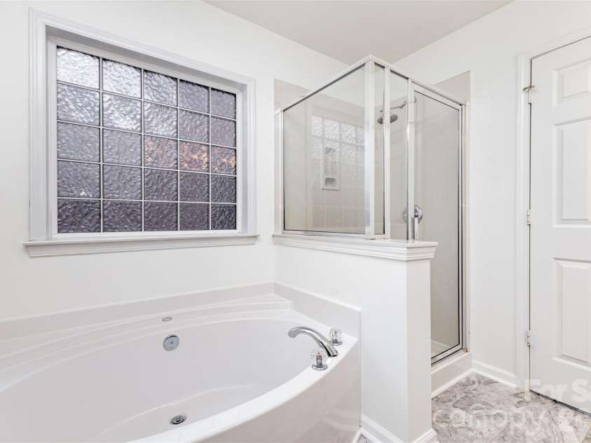 9213 Seamill Road, Charlotte, NC 28278.  MLS# CAR4304256, YatesRealty ID 7983. 