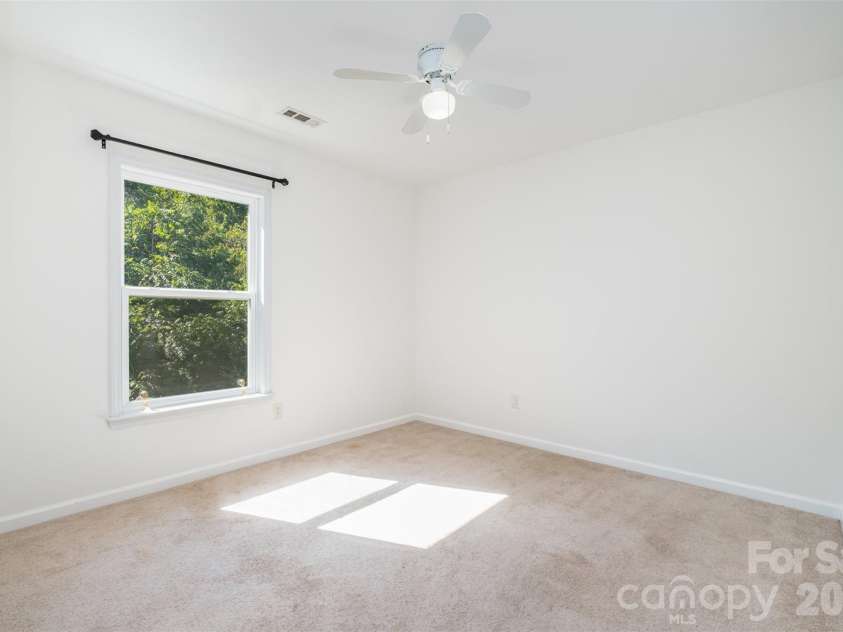 9213 Seamill Road, Charlotte, NC 28278.  MLS# CAR4304256, YatesRealty ID 7983. 