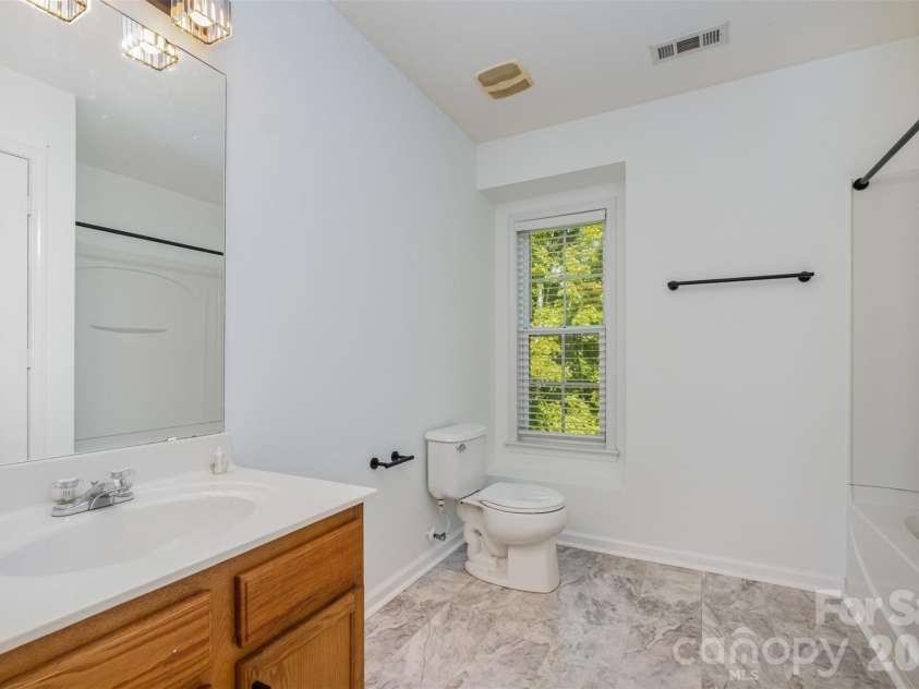 9213 Seamill Road, Charlotte, NC 28278.  MLS# CAR4304256, YatesRealty ID 7983. 