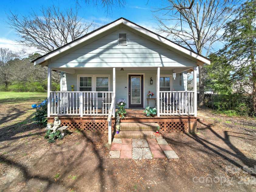 124 Lancer Lane, Lancaster, SC 29720.  MLS# CAR4237993, YatesRealty ID 7984. 