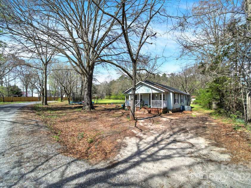 124 Lancer Lane, Lancaster, SC 29720.  MLS# CAR4237993, YatesRealty ID 7984. 