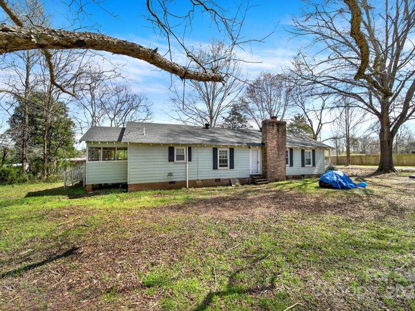 124 Lancer Lane, Lancaster, SC 29720.  MLS# CAR4237993, YatesRealty ID 7984. 