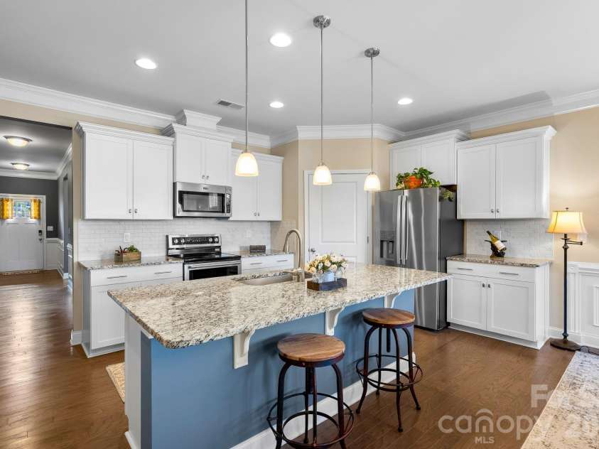 16 Regent Heights Road, Leicester, NC 28748.  MLS# CAR4349729, YatesRealty ID 7984. 