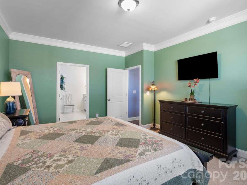 16 Regent Heights Road, Leicester, NC 28748.  MLS# CAR4349729, YatesRealty ID 7984. 