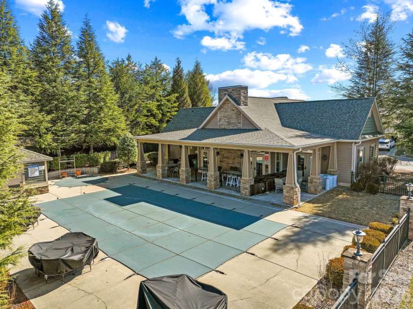 16 Regent Heights Road, Leicester, NC 28748.  MLS# CAR4349729, YatesRealty ID 7984. 